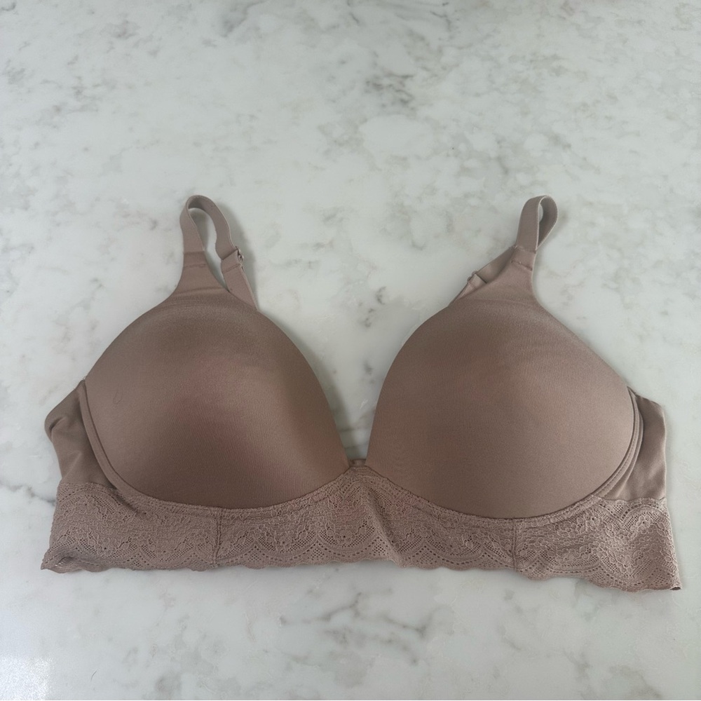 Warner's Nude/Tan wirefree Bra with lace band 38C